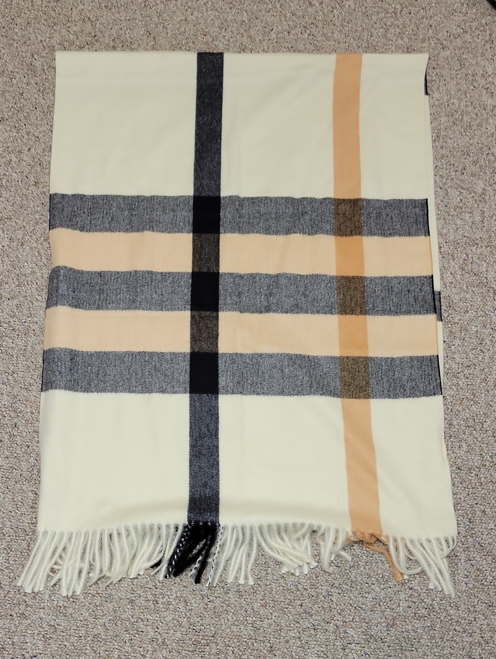 Pretty Persuasions Classic Plaid Scarf Cream & Beige Fall Winter Cozy New